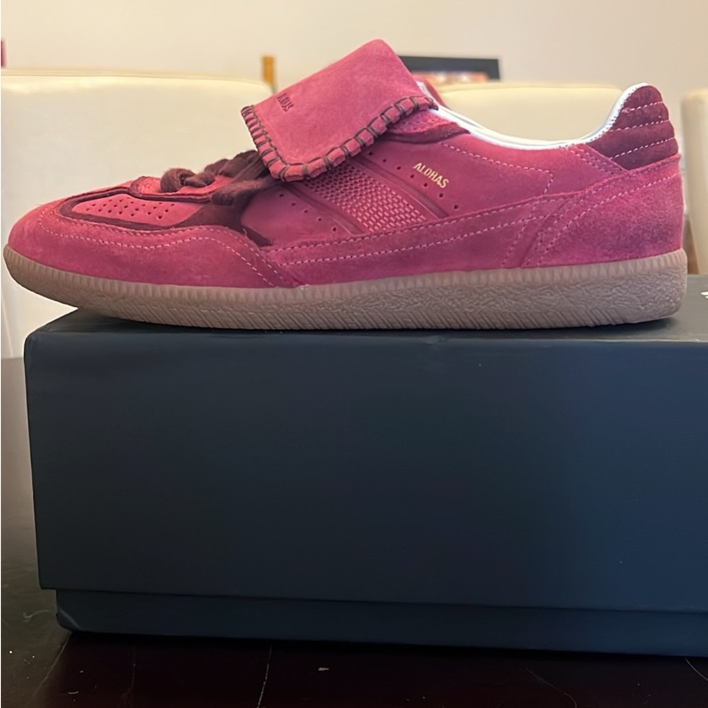 ALOHAS Tb.490 Berry Pink Sneakers